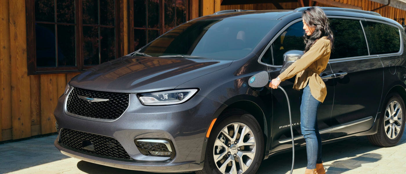 2024 Chrysler Pacifica Plug-In Hybrid charging