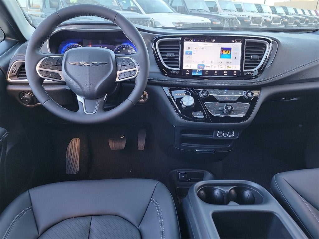 2025 Chrysler Pacifica PACIFICA SELECT