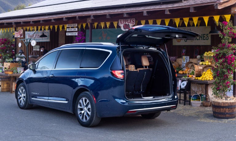 2024 Chrysler Pacifica Plug-In Hybrid with trunk open