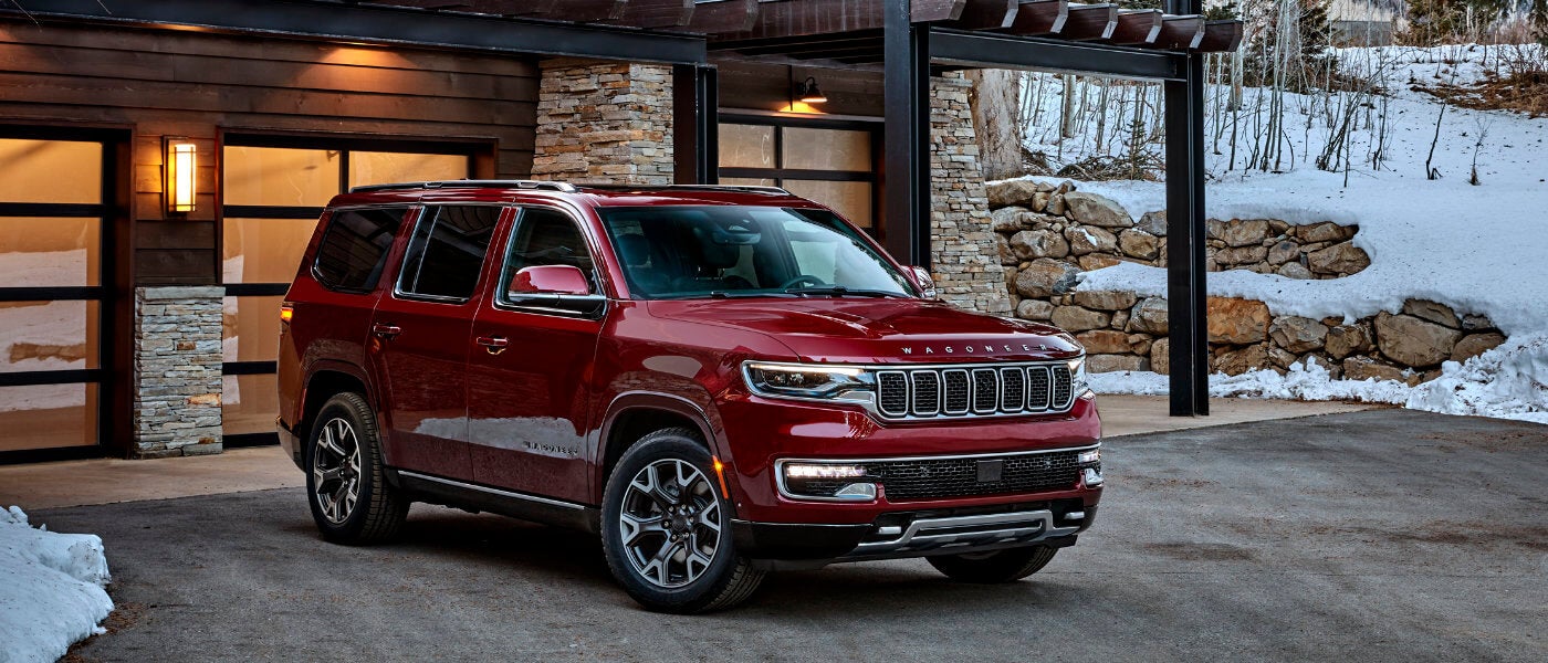 2025 Jeep Wagoneer parked on snowy driveway